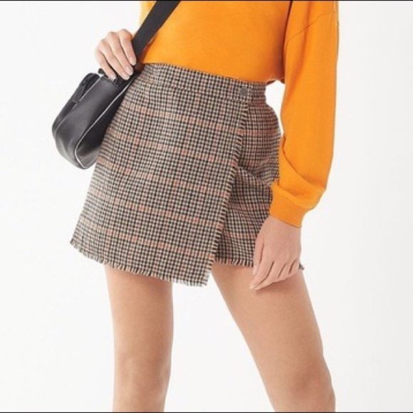 Urban Outfitters Teryn Houndstooth Fray Wrap Skirt - Picture 2 of 4
